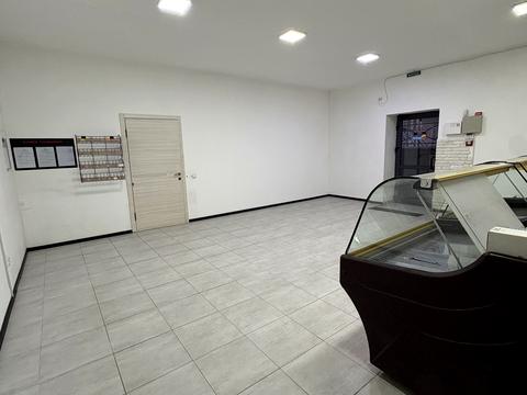 комерційна за адресою Надрічна вул., 221а