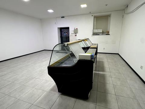 комерційна за адресою Надрічна вул., 221а