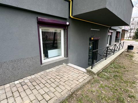 комерційна за адресою Надрічна вул., 221а