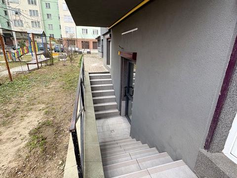 комерційна за адресою Надрічна вул., 221а