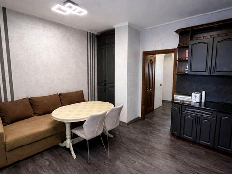 квартира за адресою Андрея Шептицького вул., 18