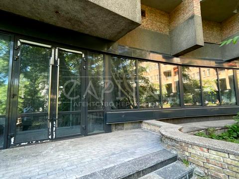 комерційна за адресою Гоголівська вул., 37/2