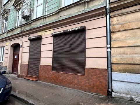 комерційна за адресою Героїв УПА вул., 3