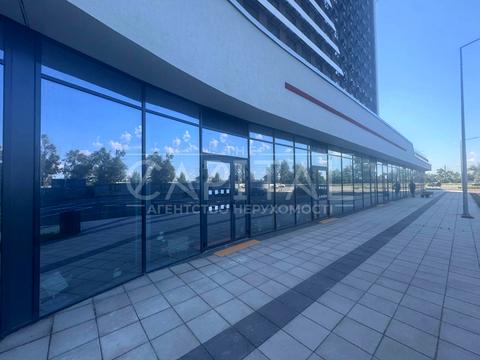 комерційна за адресою Дніпровська набережна вул., 15-К