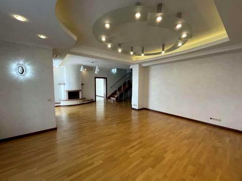 будинок за адресою набережна