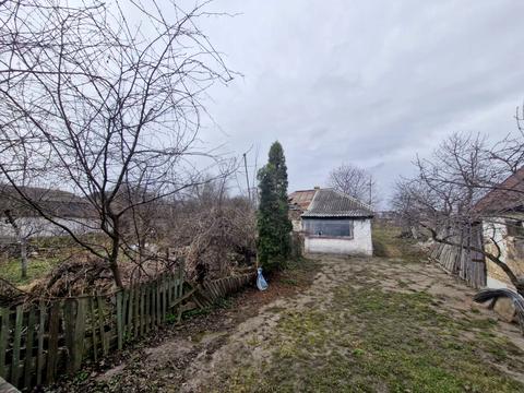 ділянка за адресою Яблунева вул. с. Затишне