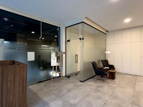 комерційна за адресою Героїв УПА вул., 73ж