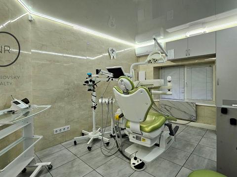 комерційна за адресою Дорогожицька вул., 17