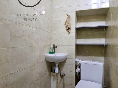 комерційна за адресою Дорогожицька вул., 17