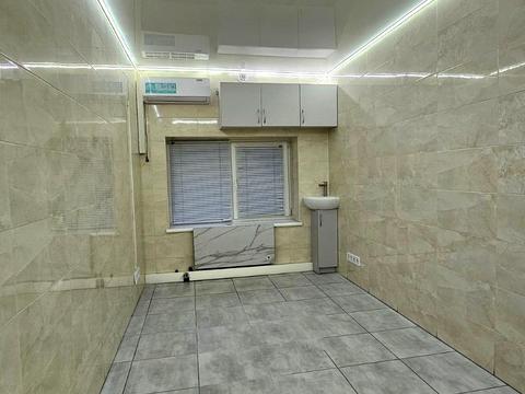 комерційна за адресою Дорогожицька вул., 17