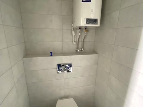 комерційна за адресою Повітряна вул., 78