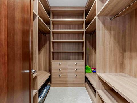 квартира по адресу Кловский спуск, 7a