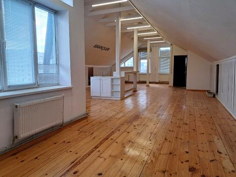 комерційна за адресою Уманська вул., 25