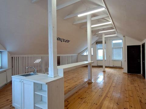 комерційна за адресою Уманська вул., 25