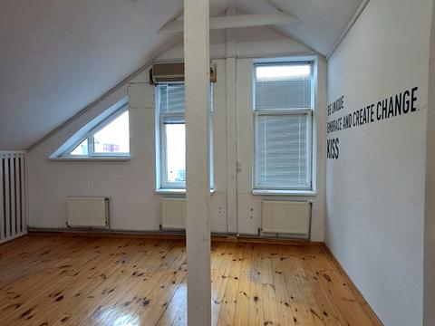 комерційна за адресою Уманська вул., 25