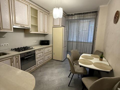 квартира за адресою Антіна Манастирського вул. (), 2а