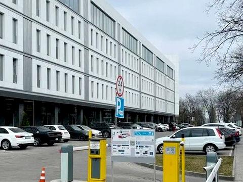 комерційна за адресою Пилипа Орлика просп. (Ілліча), 16