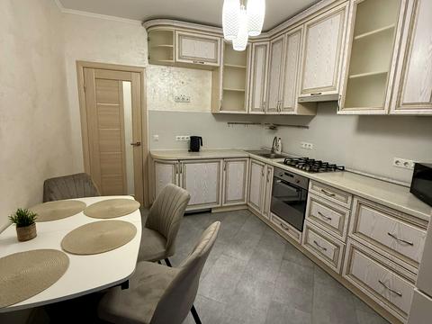 квартира за адресою Антіна Манастирського вул. (), 2а