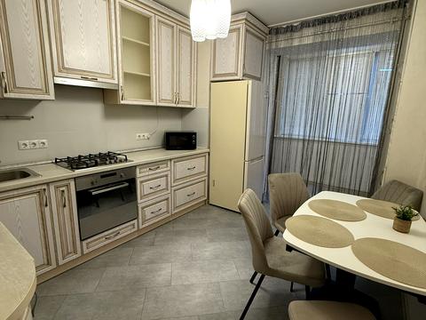 квартира за адресою Антіна Манастирського вул. (), 2а