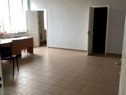 комерційна за адресою майдан Шептицького пл., 5