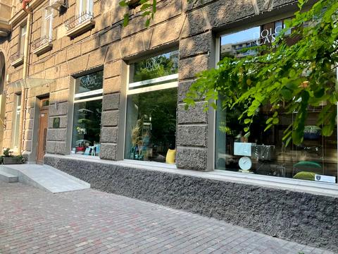 комерційна за адресою Канатна вул., 19/21