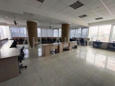 комерційна за адресою Кловський узвіз, 7