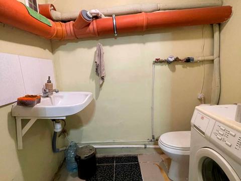 комерційна за адресою Центральна вул., 11