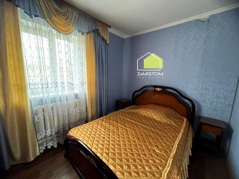 будинок за адресою Гідності вул. (Жертв Революції), 65