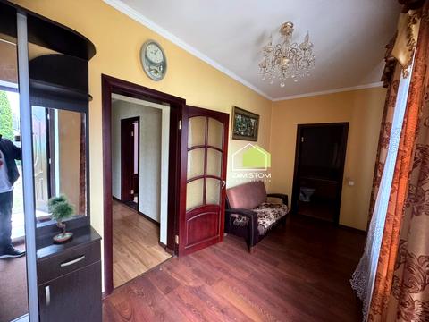 будинок за адресою Гідності вул. (Жертв Революції), 65