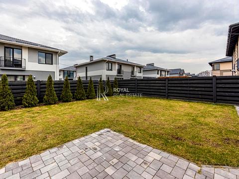 будинок за адресою Світанкова вул.