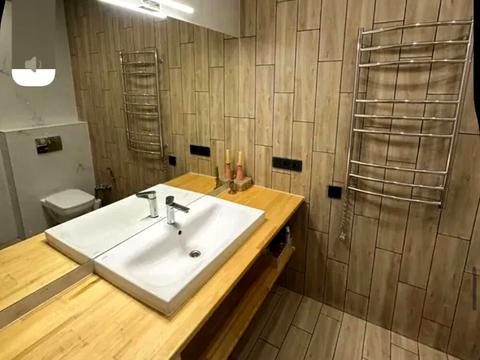 будинок за адресою Центральна вул., (Будинок 1)