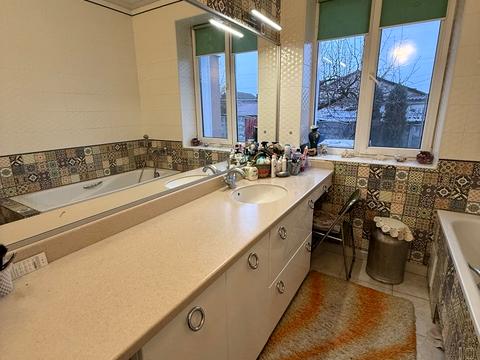 будинок за адресою Лівобережна вул., 8