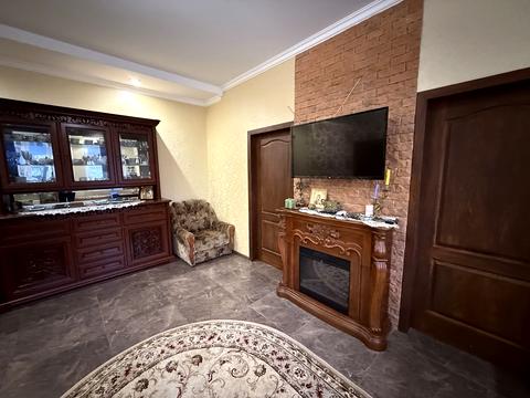 будинок за адресою Лівобережна вул., 8