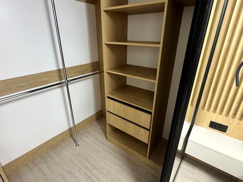 квартира за адресою Білогірська вул., 12