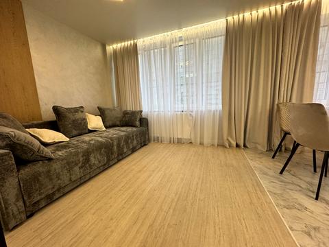 квартира за адресою Білогірська вул., 12