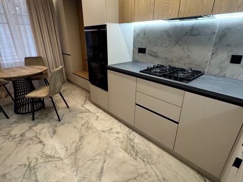 квартира за адресою Білогірська вул., 12