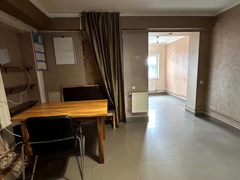 коммерческая по адресу Домбровського ул., 50