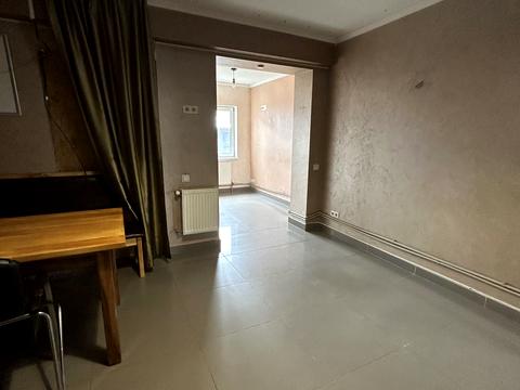 коммерческая по адресу Домбровського ул., 50