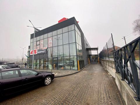 комерційна за адресою Гетьмана Петра Сагайдачного вул., 87