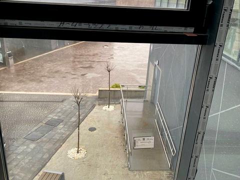 комерційна за адресою Гетьмана Петра Сагайдачного вул., 87