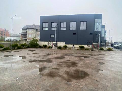 комерційна за адресою Гетьмана Петра Сагайдачного вул., 87