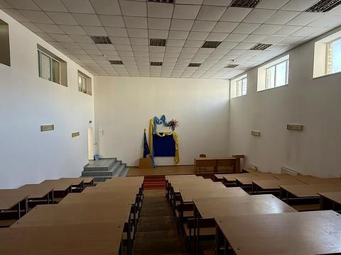 комерційна за адресою Миру пл., 57