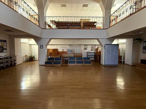 комерційна за адресою Миру пл., 57