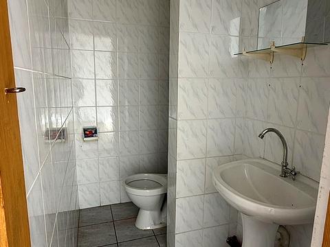 комерційна за адресою Миру пл., 57