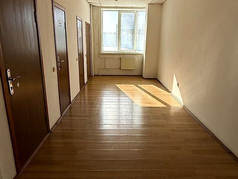 комерційна за адресою Миру пл., 57