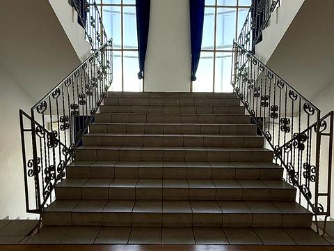 комерційна за адресою Миру пл., 57