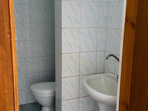 комерційна за адресою Миру пл., 57