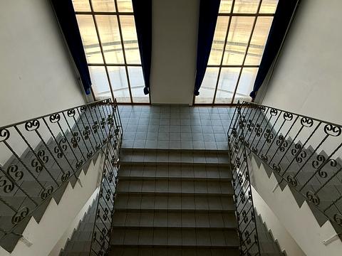 комерційна за адресою Миру пл., 57