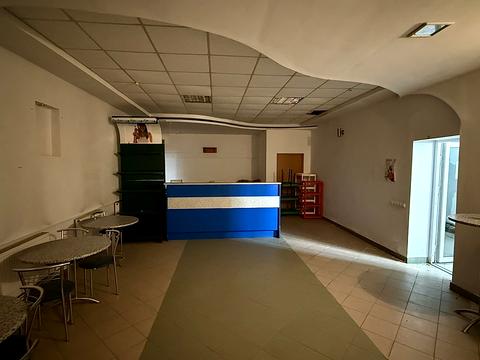 комерційна за адресою Миру пл., 57