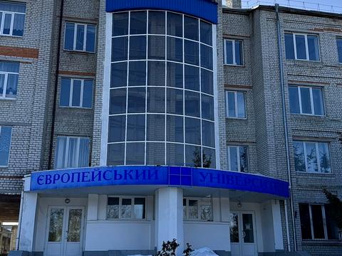комерційна за адресою Миру пл., 57